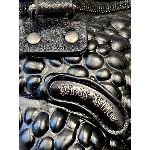 Gothic Black Toad Handbag with Green Glow Eyes - Stylish Vegan Crossbody Purse - Picture 6 of 7